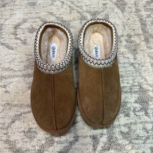 Quince Tan Women's Slippers with Stitched Trim